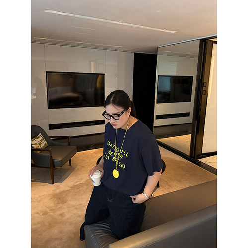 铅笔小鑫大码女装日常爱穿休闲宽松字母撞色显瘦印花T恤