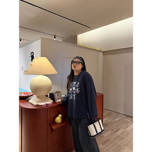 松弛复古圆领长袖 趣味卡通正肩设计 T恤 女装 铅笔小鑫大码