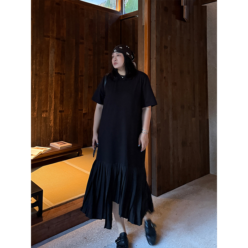 铅笔小鑫大码女装 纯色显瘦 拼接压褶 鱼尾下摆连衣裙