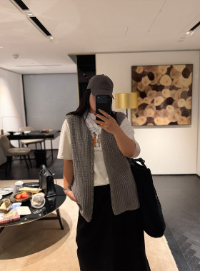 铅笔小鑫大码女装松弛V领针织叠穿百搭显瘦马甲坎肩