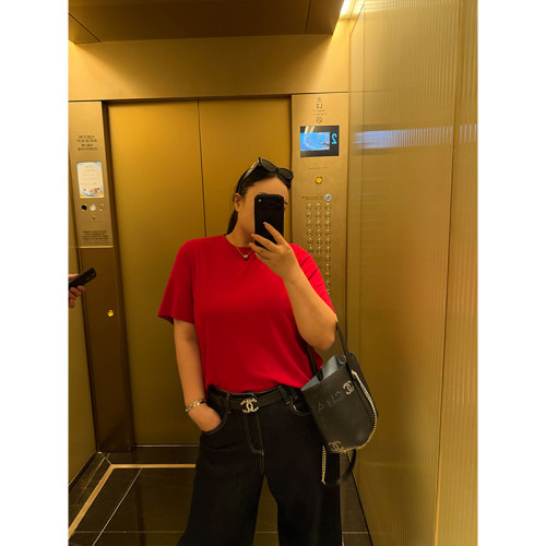 铅笔小鑫大码女装利落松弛吸睛纯色简约正肩直筒T恤