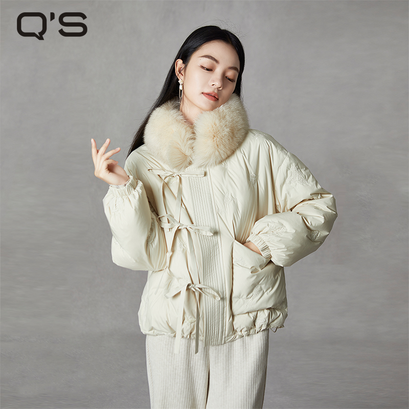 qs秸熙复古灯笼袖羽绒服