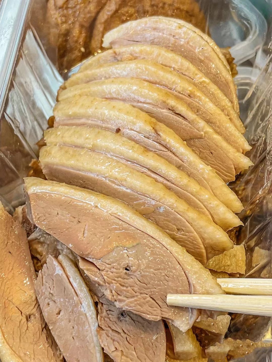 南京小吃 何家鸭子店 盐水鸭半只切好