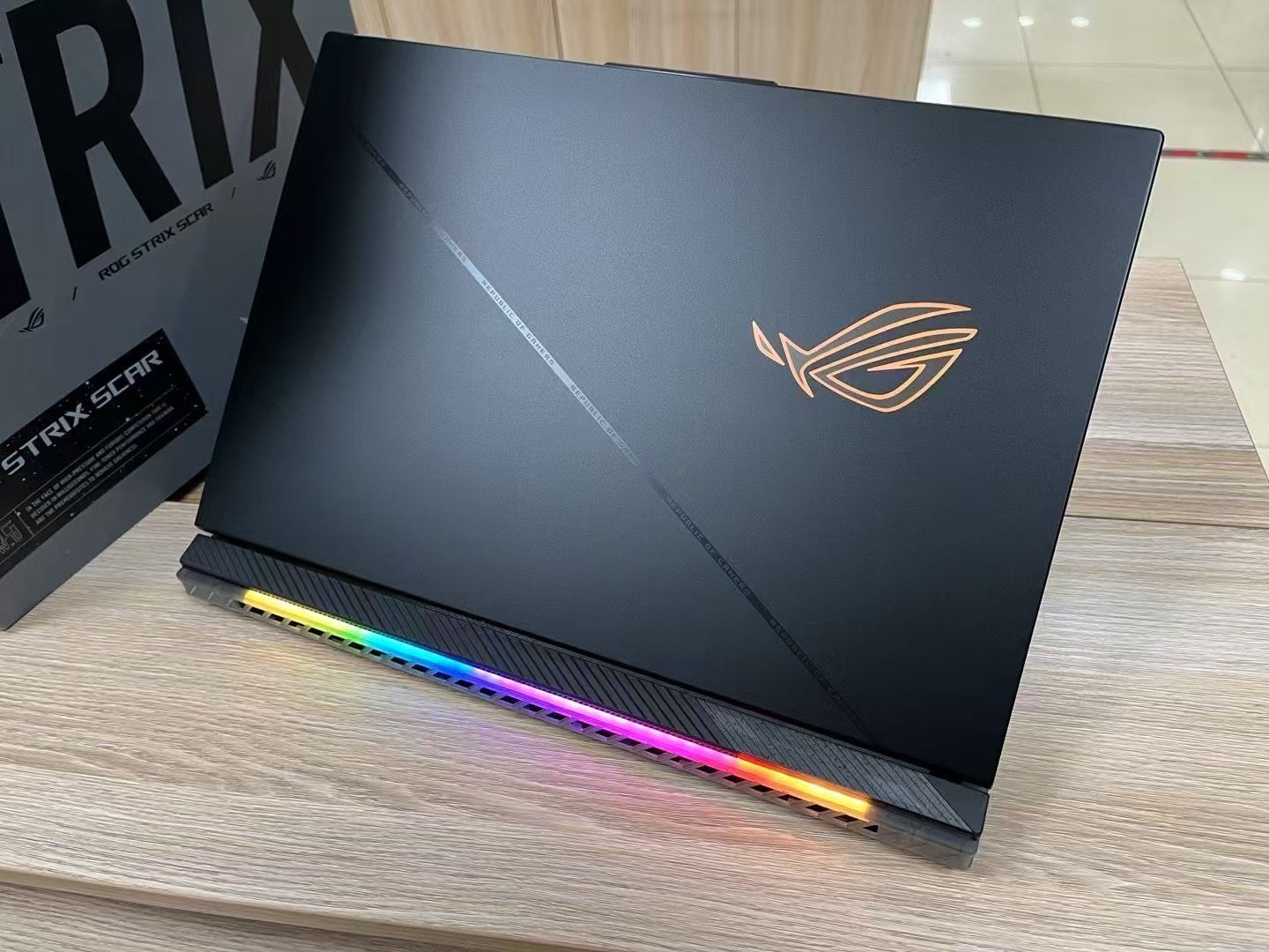 ROG/玩家国度 枪神8Plus超竞版 i9-14900HX RTX4080-12GB/32G/1TB