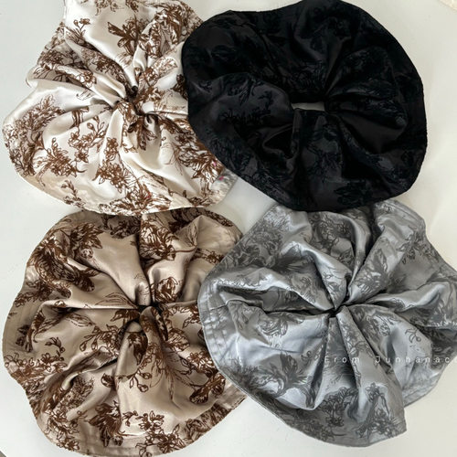 慵懒复古新中式布艺缎面丝绒