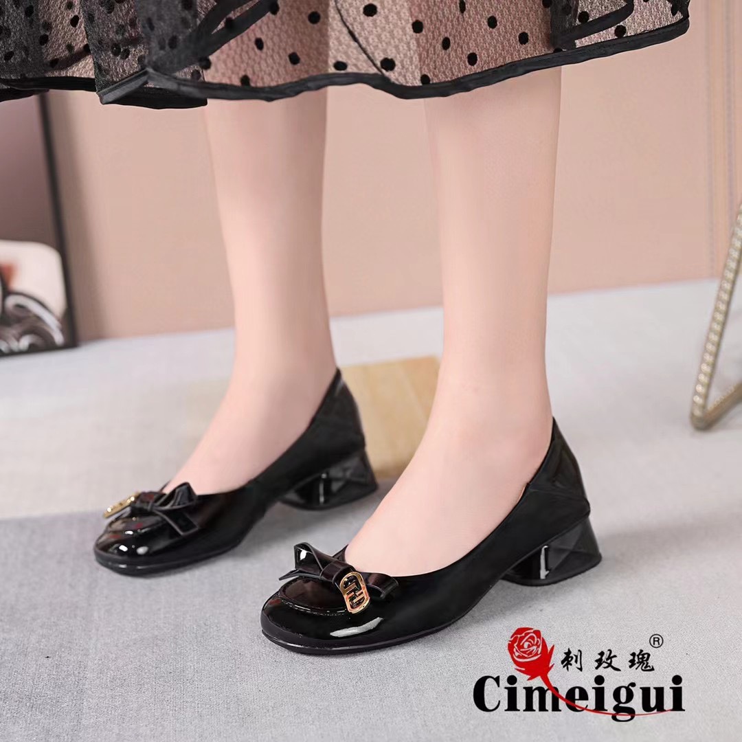刺玫瑰正品女鞋2022春夏牛漆皮单鞋7713