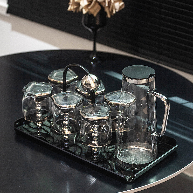 轻奢家用喝水杯马克杯玻璃杯收纳倒挂沥水杯架高级感杯子置物架