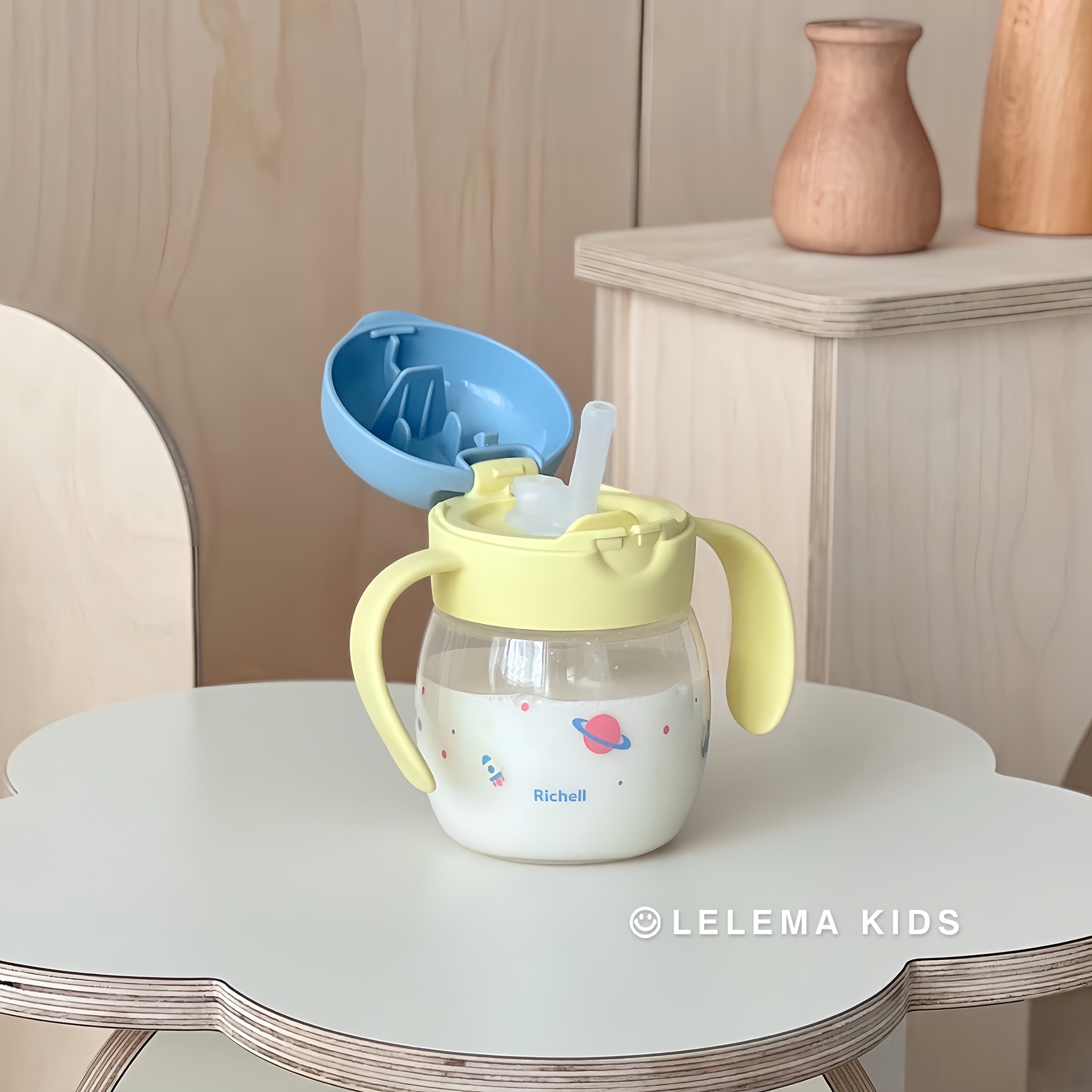 日本Richell利其尔宝宝吸管学饮杯婴儿童训练水杯便携喝奶杯