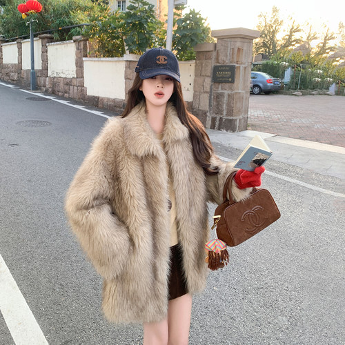卡其色毛毛皮草翻领外套女冬2025