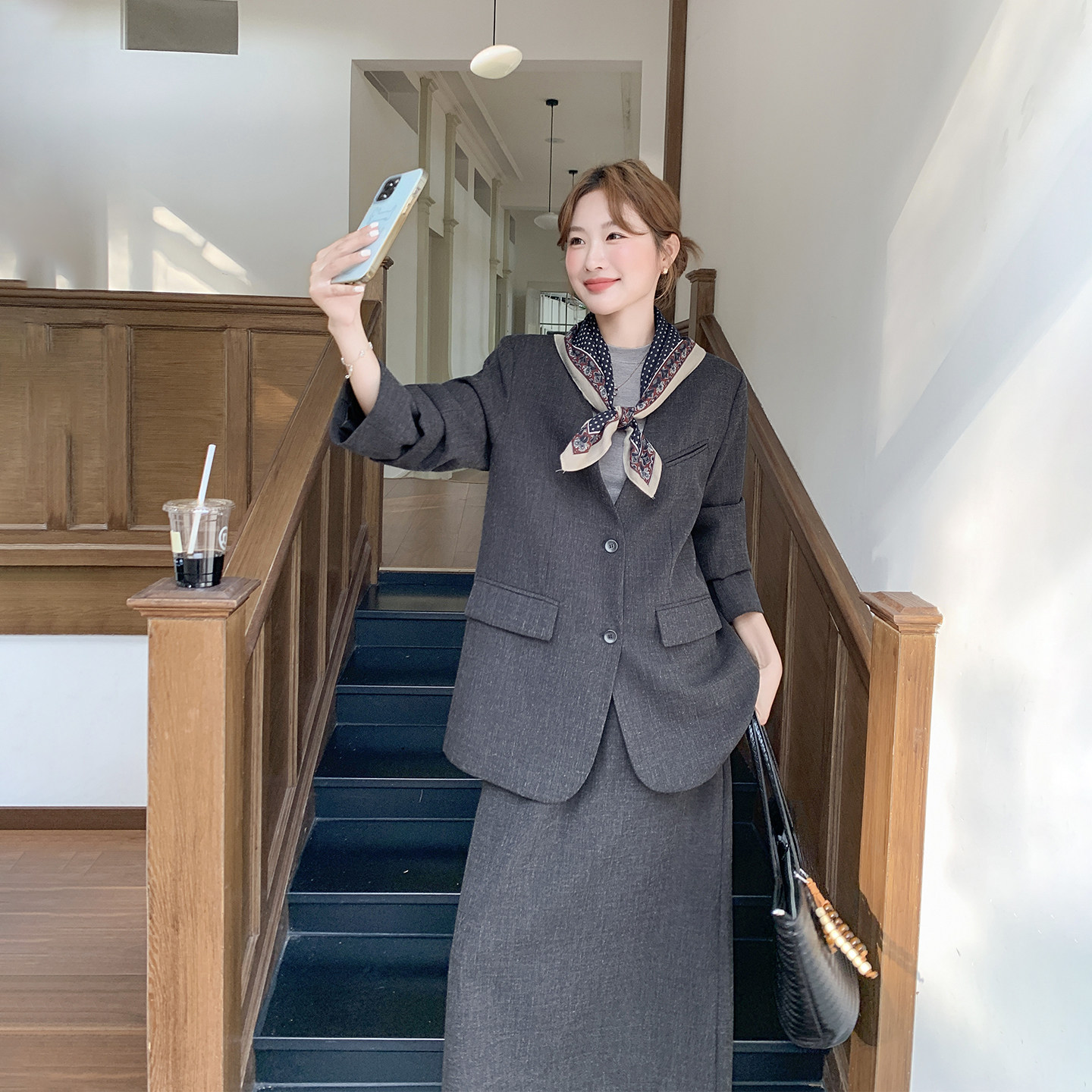 独特漂亮气质灰色西装半身裙套装女春季2026新款ootd高级感两件套