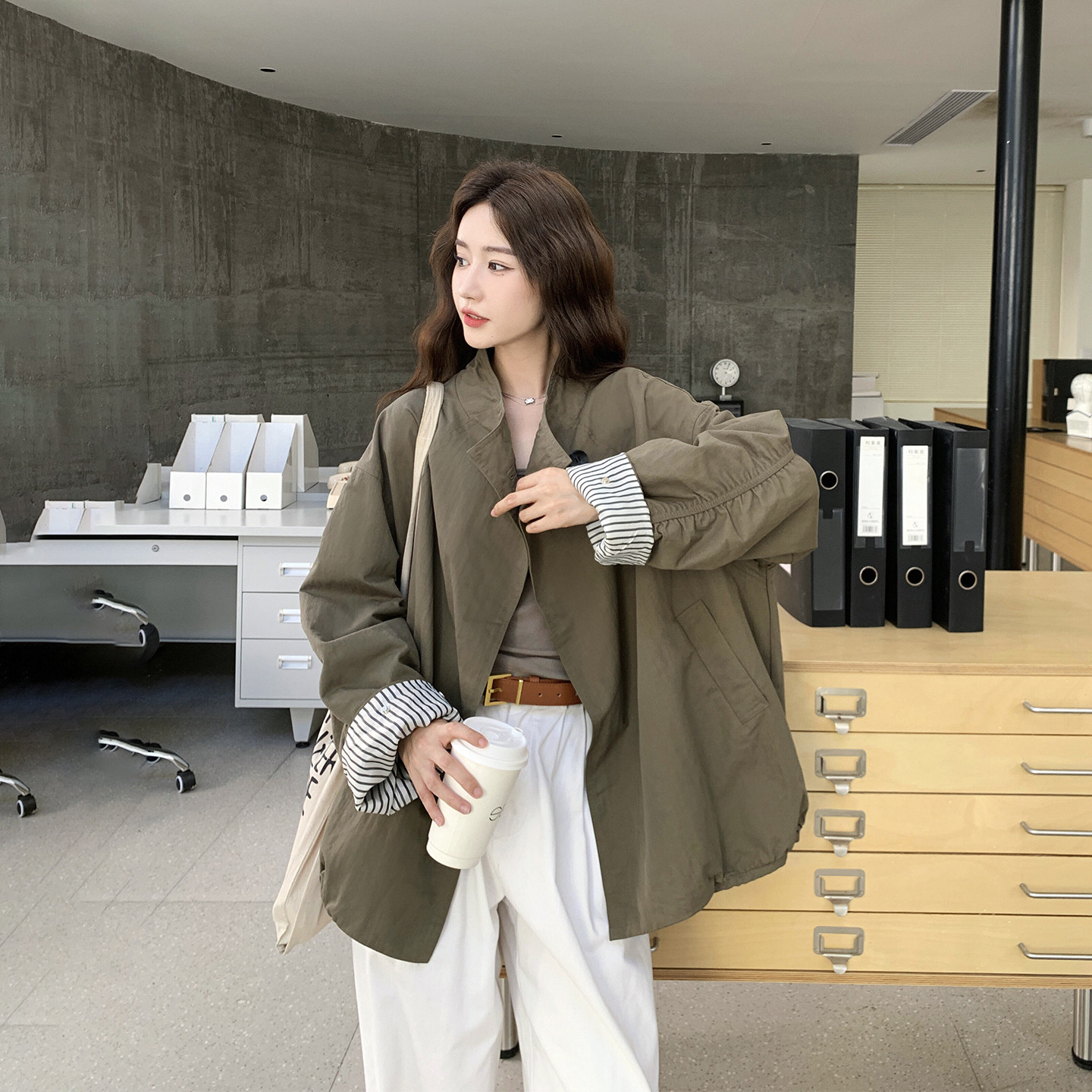 条纹休闲风豆绿色风衣外套女春季