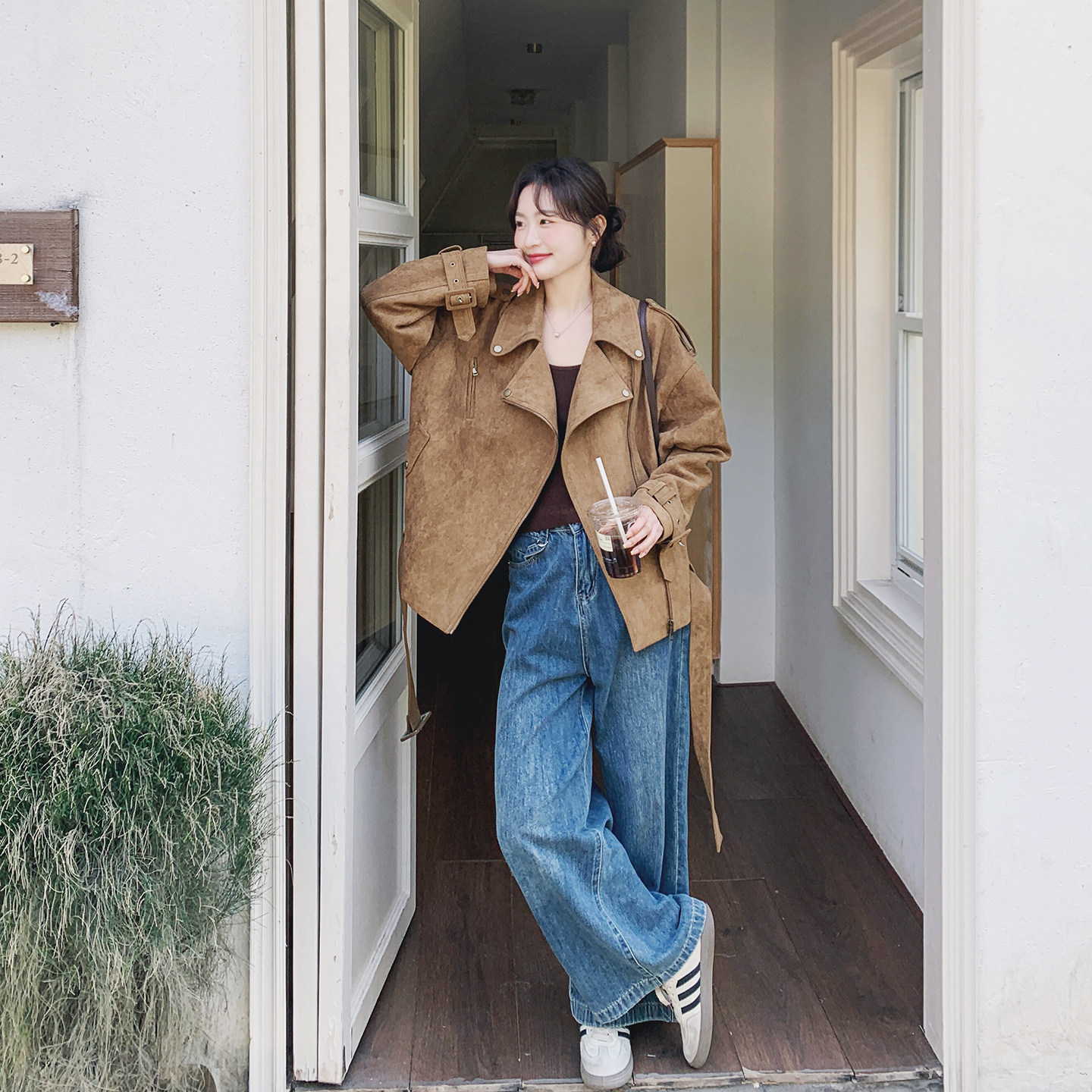 今年流行爆款麂皮绒咖色短外套女春季2026新款独特超好看显瘦夹克