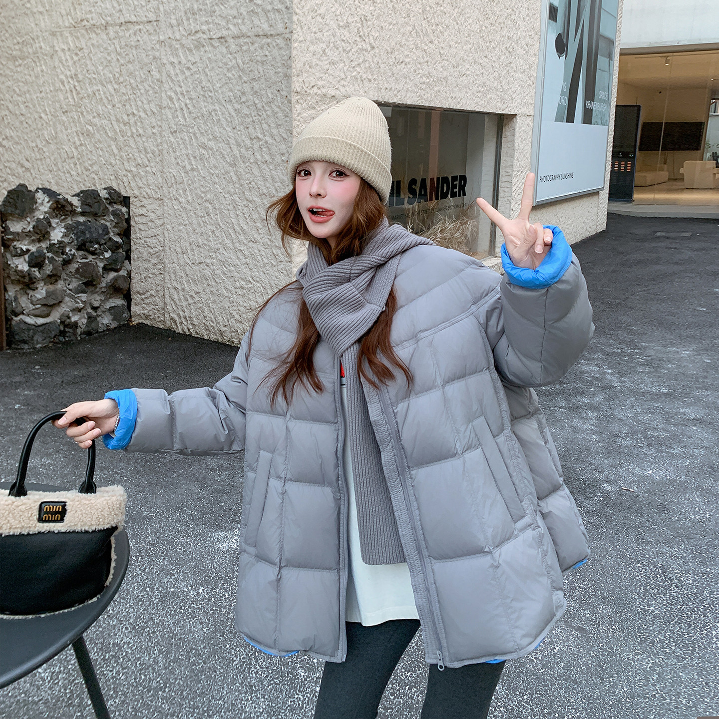 针织连帽灰色羽绒服女冬季2025新款工装巨好看爆款白鸭绒超火外套