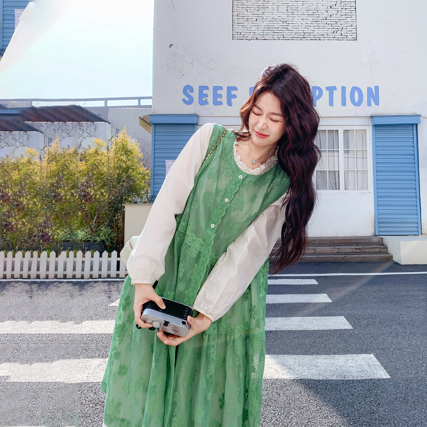 小清新气质绿色刺绣罩衫连衣裙套装女春季2026新款独特漂亮两件套