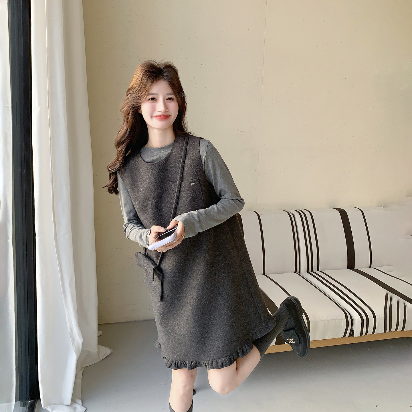 小香风灰色木耳边背心连衣裙套装女春季2026新款减龄打底衫两件套
