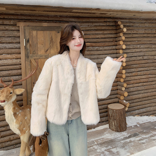 奶白色兔毛V领短款小个子外套女冬季2025新款真皮草超好看设计感