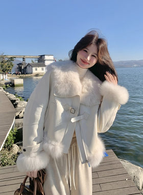 轻奢风白色毛毛拼接羽绒服派克服女冬季2025新款洋气小个子短外套
