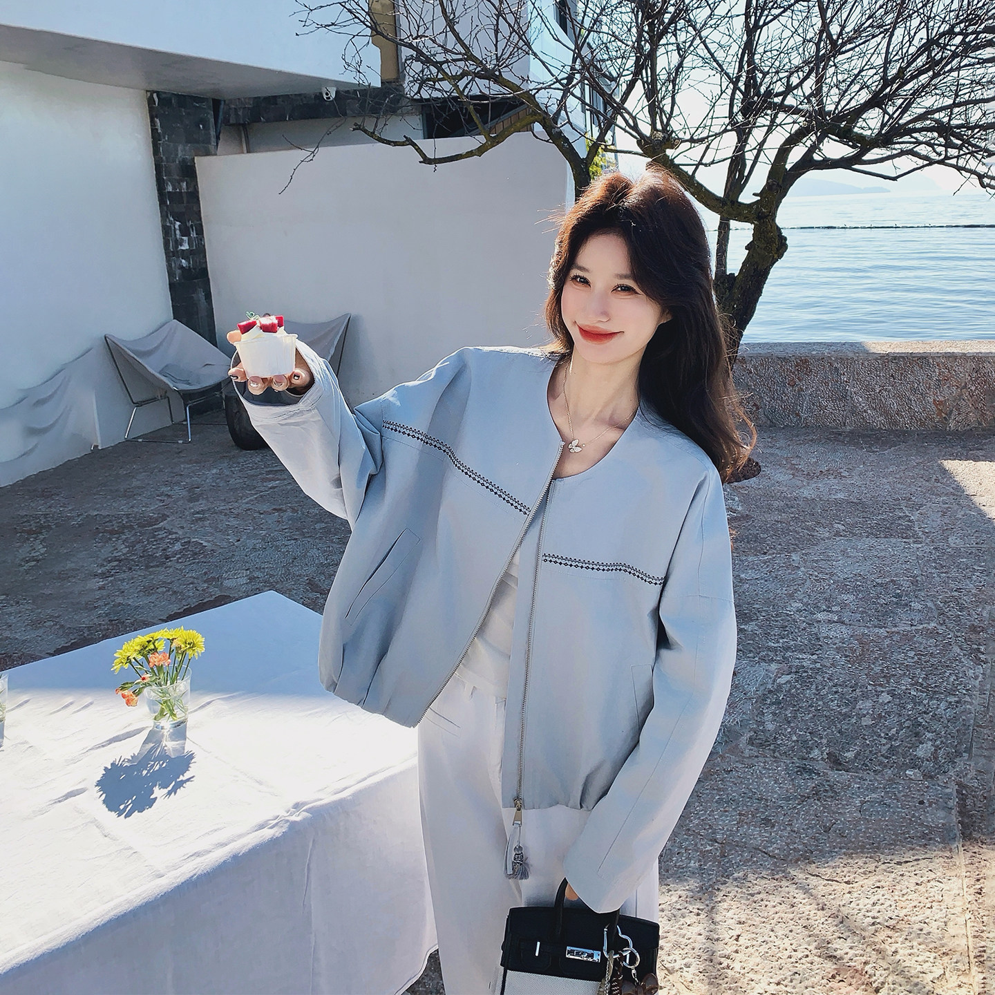 设计感刺绣蓝色圆领短外套女春季2026新款小个子独特漂亮百搭夹克