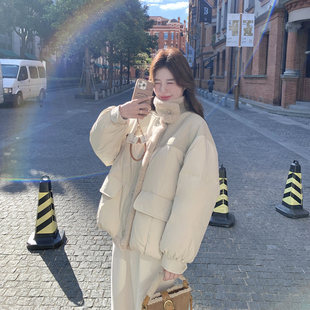 羊羔毛拼接米白色甜美立领羽绒服女冬季2025新款小个子漂亮短外套