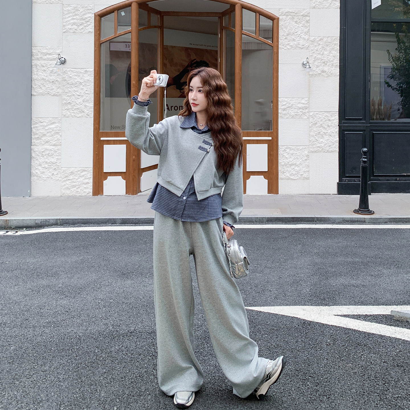 休闲运动灰色格纹拼接套装女春季2026新款松弛感卫衣阔腿裤两件套,女装/女士精品,时尚套装,淘宝优惠券,粉丝福利购,淘宝优惠卷