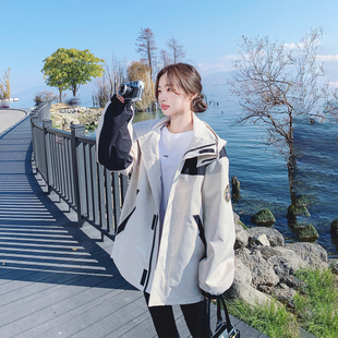 中长款 2026新款 百搭上衣 连帽米白色冲锋衣外套女春季 撞色拼接工装