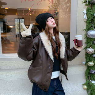 咖色美式时髦个性翻毛领皮衣羽绒服女冬季2025年新款白鸭绒皮夹克