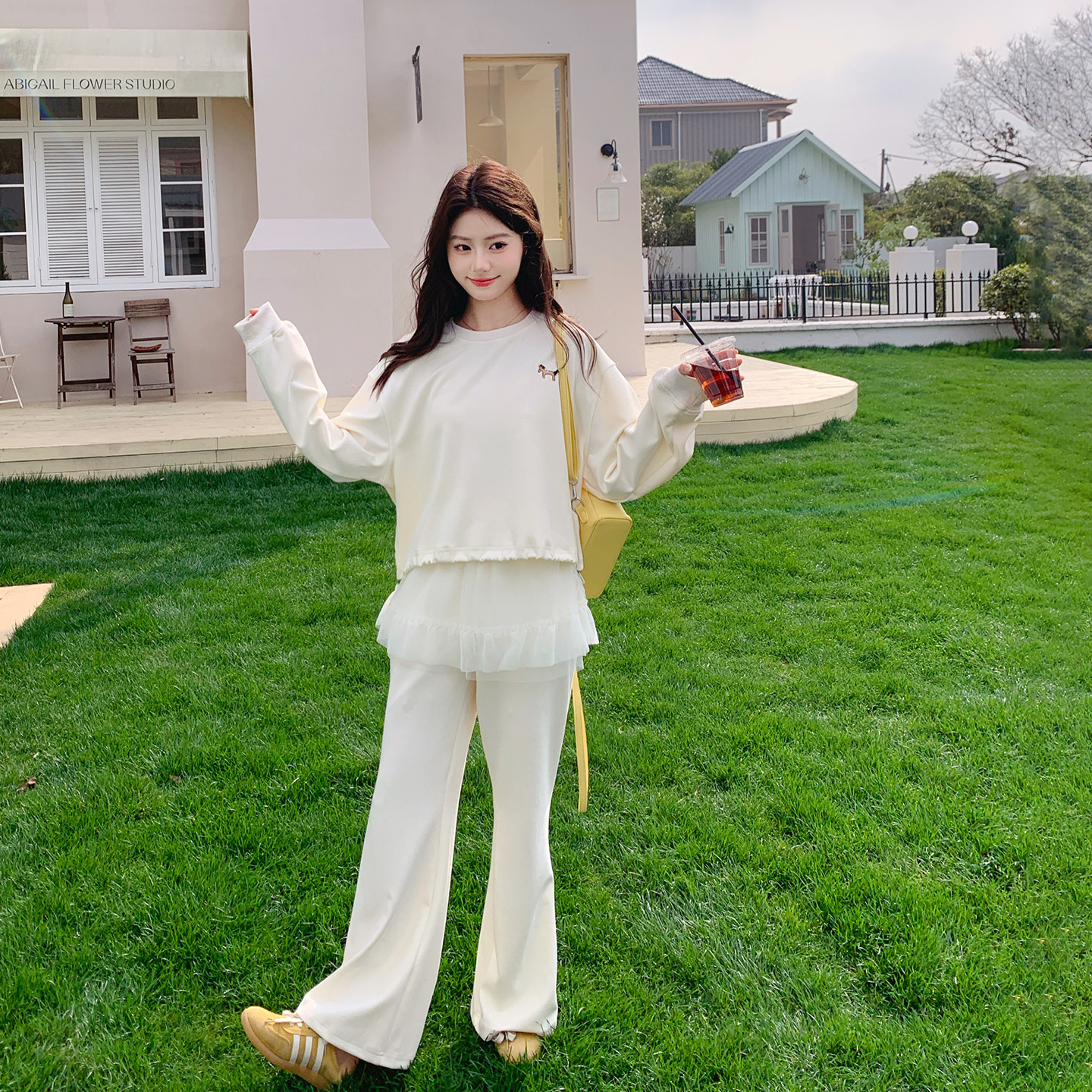 超好看米白色针织卫衣套装女春季2026新款松弛感屁帘阔腿裤两件套