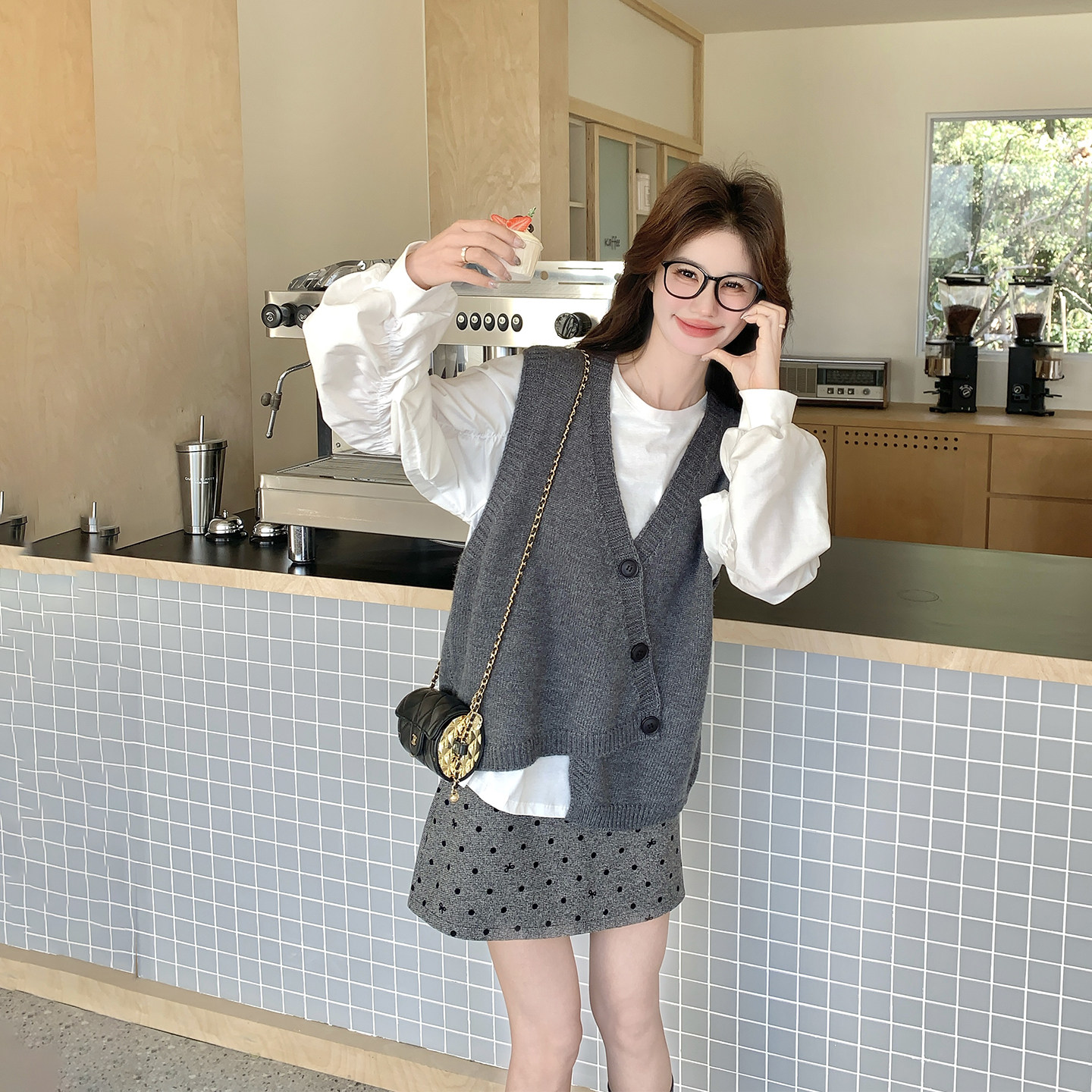 灰色针织马甲叠穿衬衫套装女春季2026新款气质巨好看小个子两件套