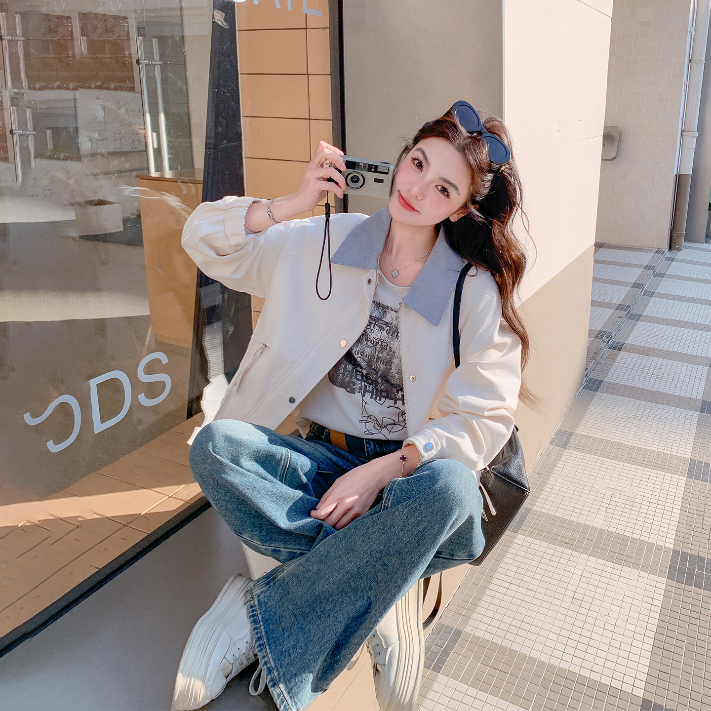 撞色翻领减龄米白色短款外套女春季2026新款小个子爆款超好看夹克