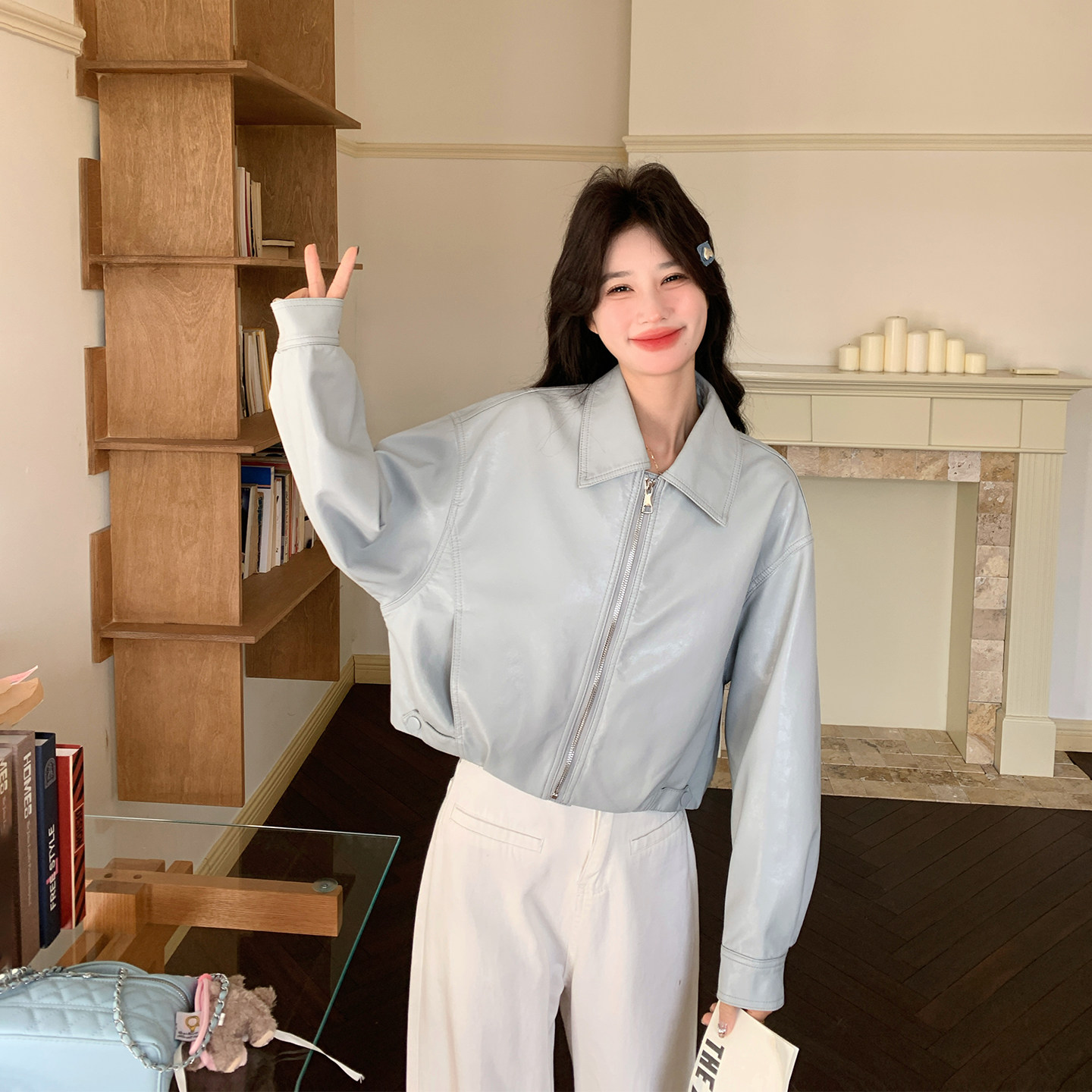 超火减龄翻领蓝色短款皮衣外套女春季2026新款小个子机车服PU夹克