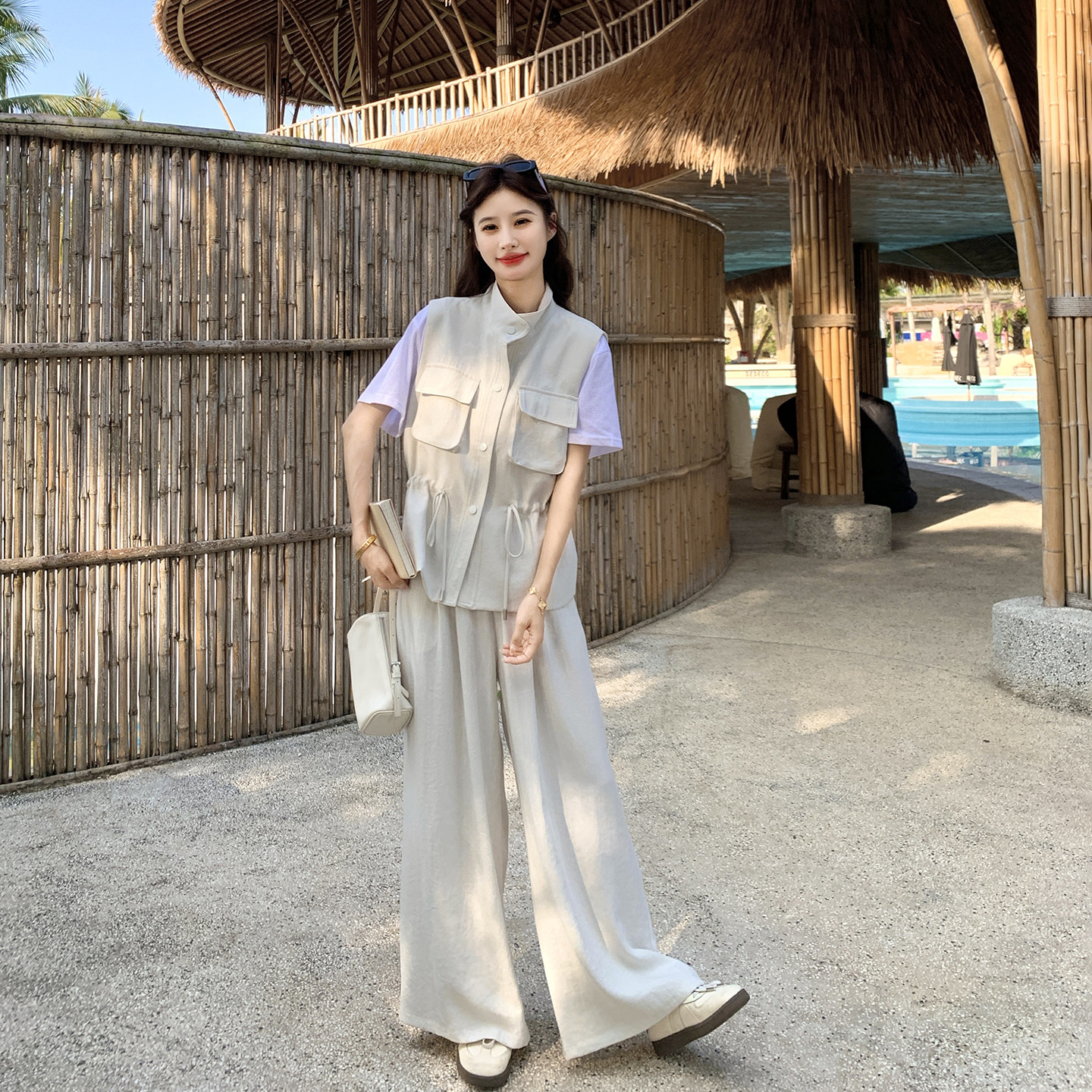 工装减龄卡其色马甲阔腿裤套装女夏季2026新款百搭洋气T恤三件套