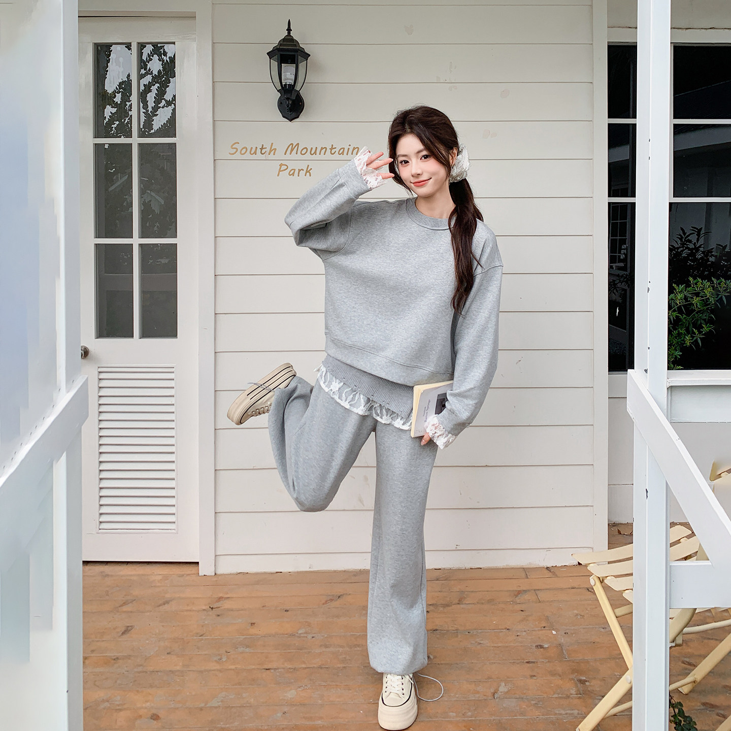 慵懒风休闲运动灰色卫衣套装女春季2026新款减龄屁帘阔腿裤三件套