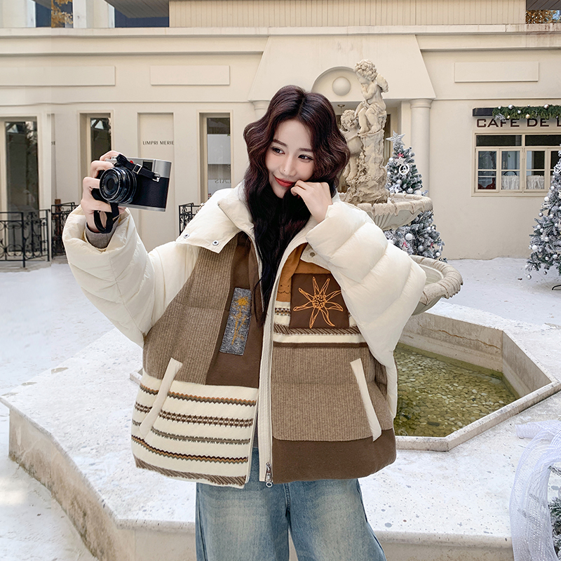 设计感拼接撞色连帽羽绒服女冬季