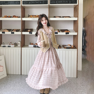 法式粉色甜美花边连衣裙套装女春季2026新款漂亮麂皮绒马甲两件套