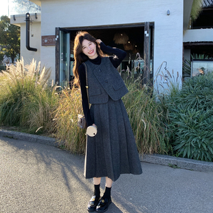 超火穿搭淡人高知设计感套装女春季2026新款马甲百褶半身裙三件套