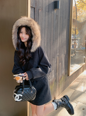 灰色大毛领毛呢卫衣外套短裙套装女冬季2025新款小个子百搭两件套