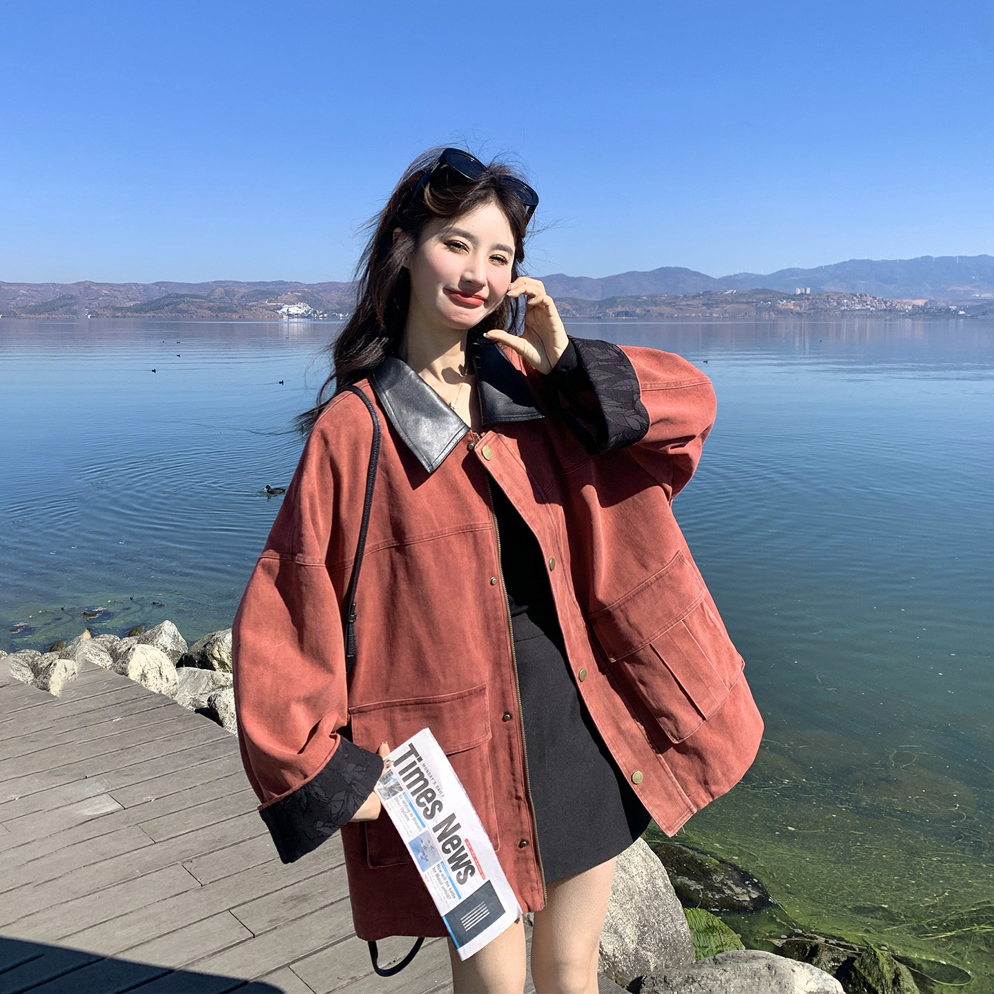 PU皮蕾丝拼接砖红色工装外套女春