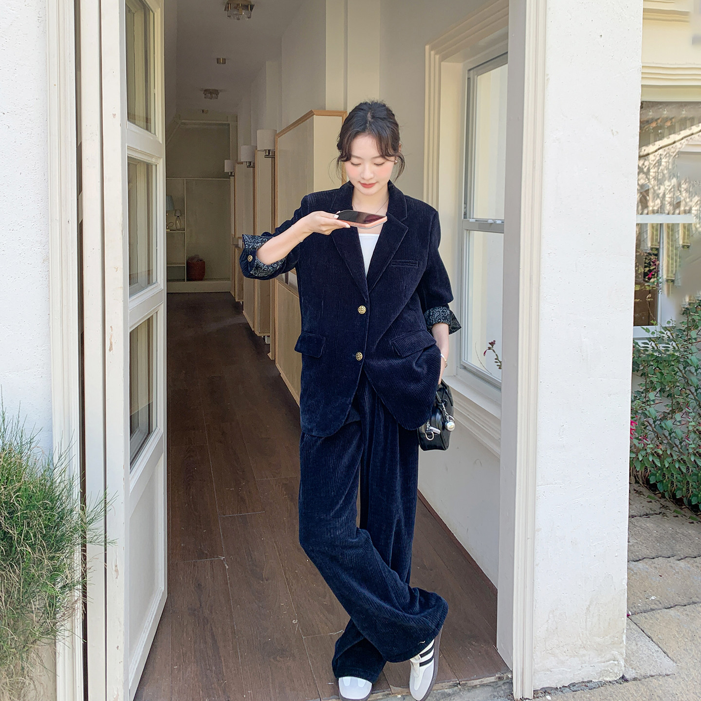 复古百搭藏青色灯芯绒西装阔腿裤套装女春季2026新款松弛感两件套