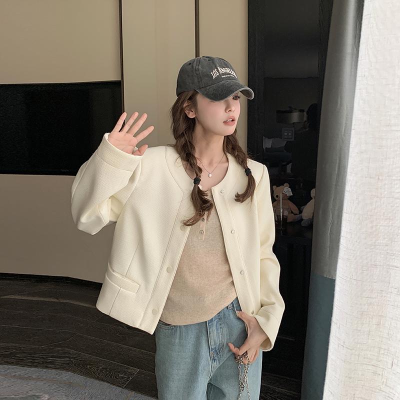 米白色名媛小香风外套女春季2025年新款高级感小个子洋气减龄上衣