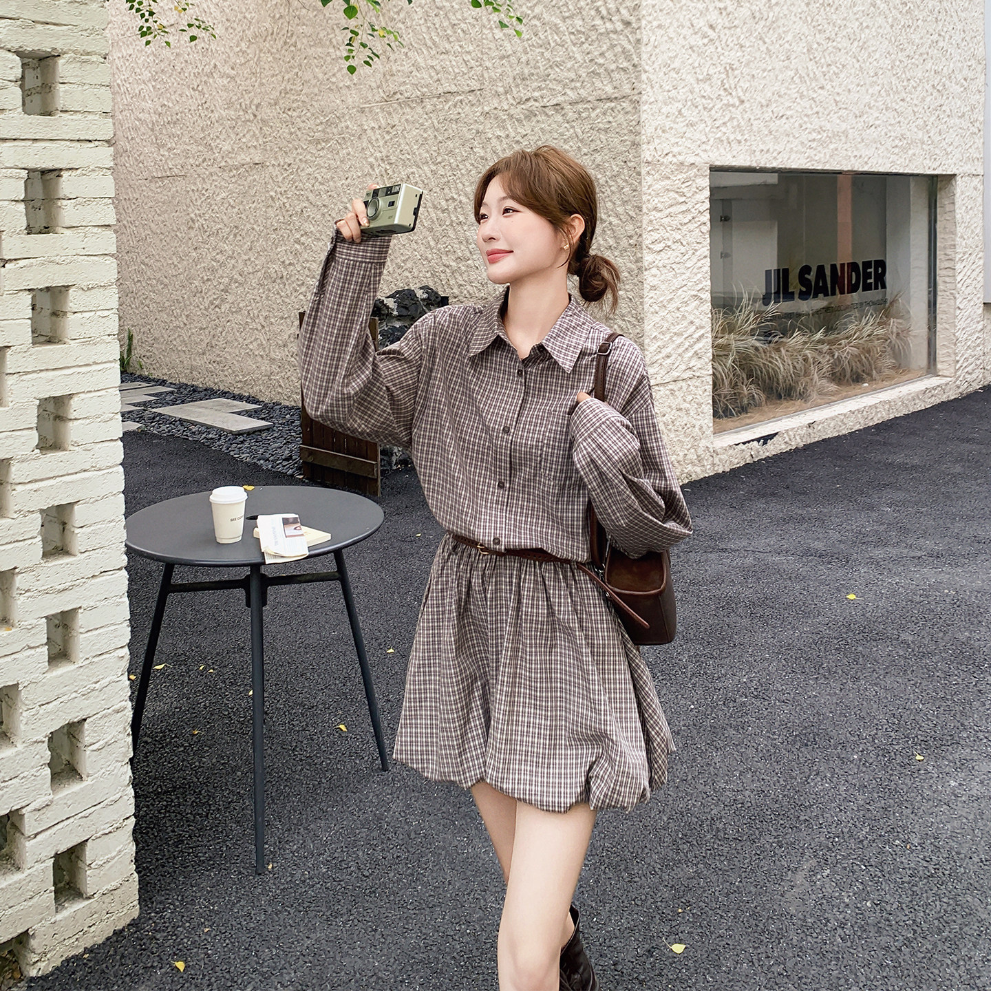 时尚设计感咖色格子衬衫连衣裙女春季2026新款巨好看小个子花苞裙