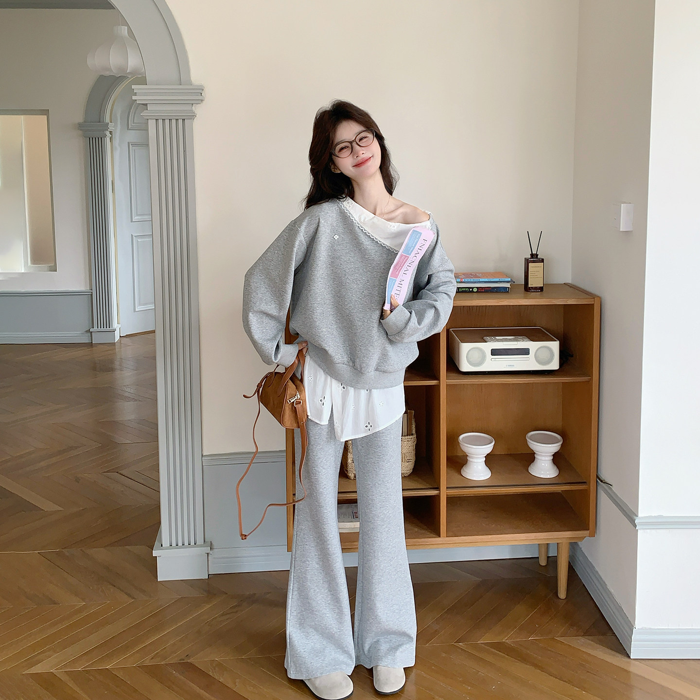 设计感浅灰色翻领卫衣套装女春季