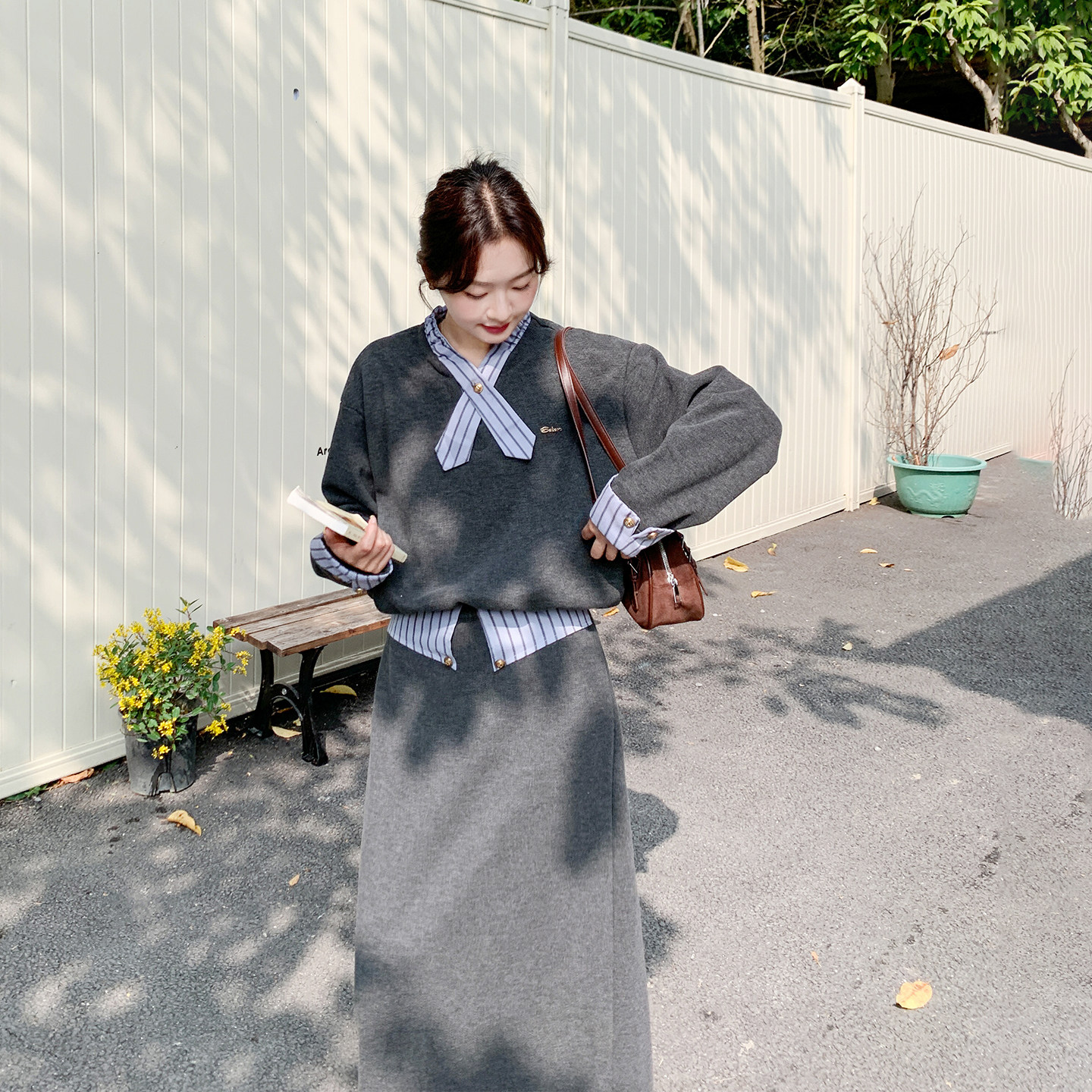 松弛感灰色条纹拼接卫衣套装女春