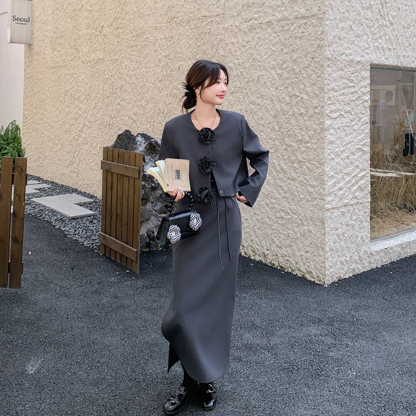 立体花朵灰色西装外套半身裙套装女春季2026新款轻熟风气质两件套