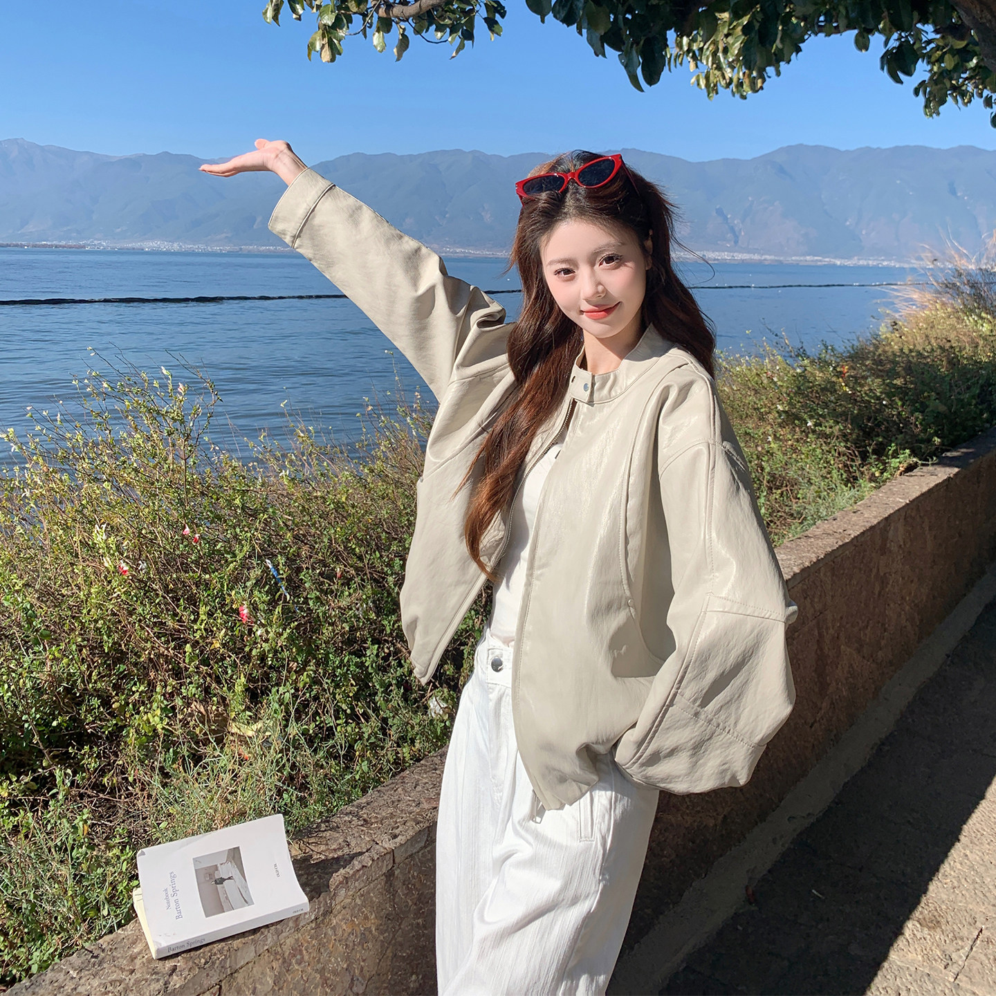 又酷又飒超火米白色立领皮衣外套女春季2026新款小个子短款PU夹克