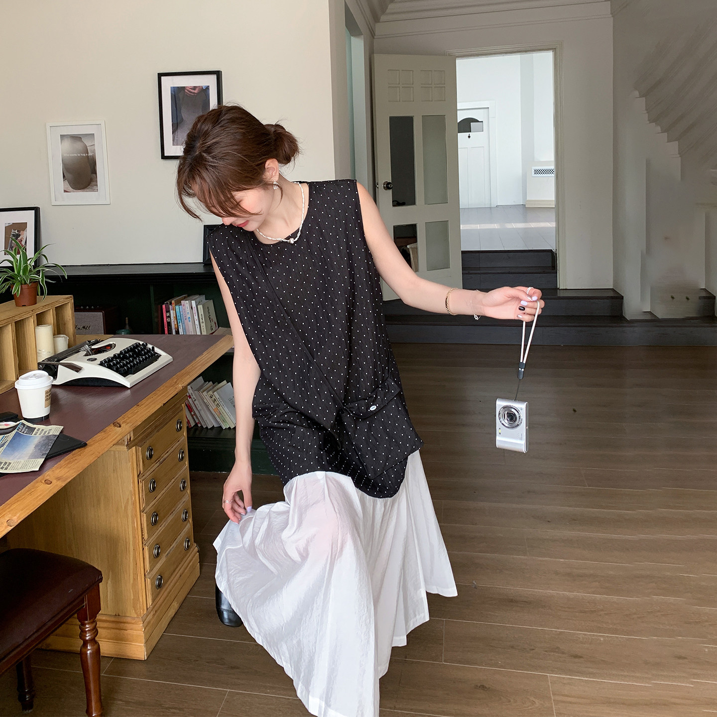 设计感波点无袖背心黑色连衣裙女夏季2026新款爆款巨好看拼接长裙