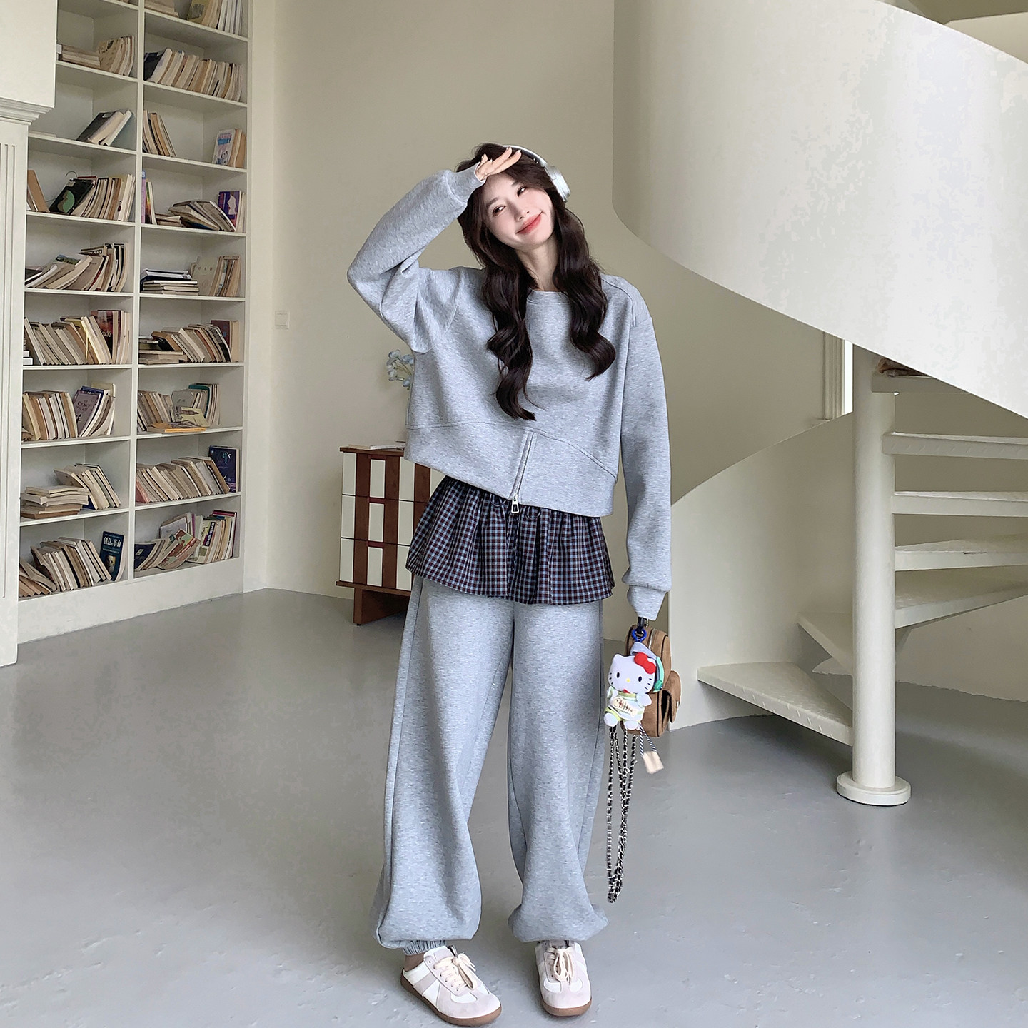 松弛感ootd穿搭灰色卫衣套装女春