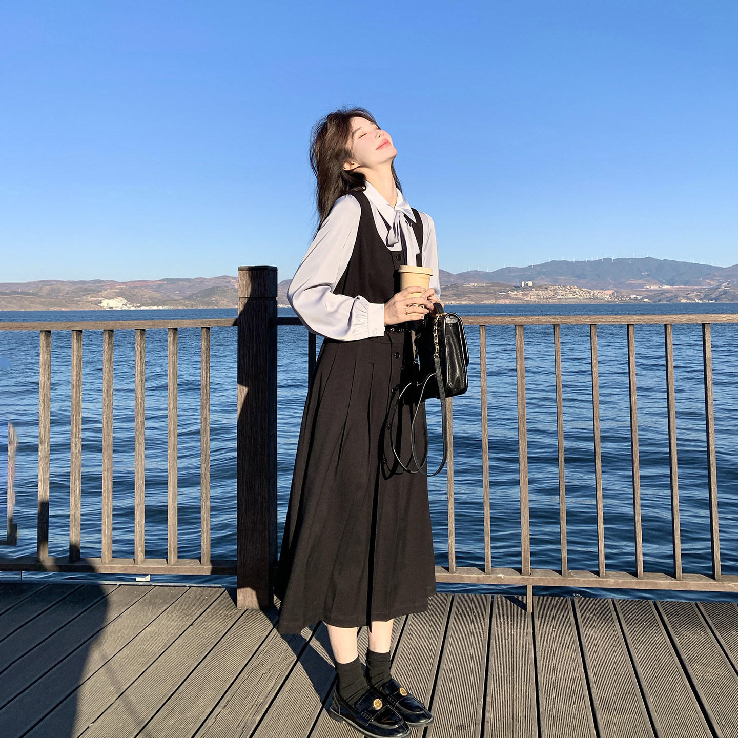 法式黑色收腰背心连衣裙套装女春季2026新款设计感小众衬衫两件套