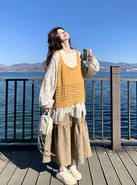 独特漂亮绝美吊带套装女春季2026新款流行爆款蕾丝衫半身裙三件套