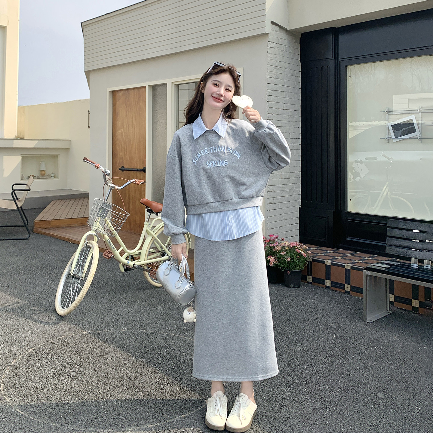 慵懒风灰色卫衣半身裙套装女春季2026新款休闲运动爆款衬衫三件套
