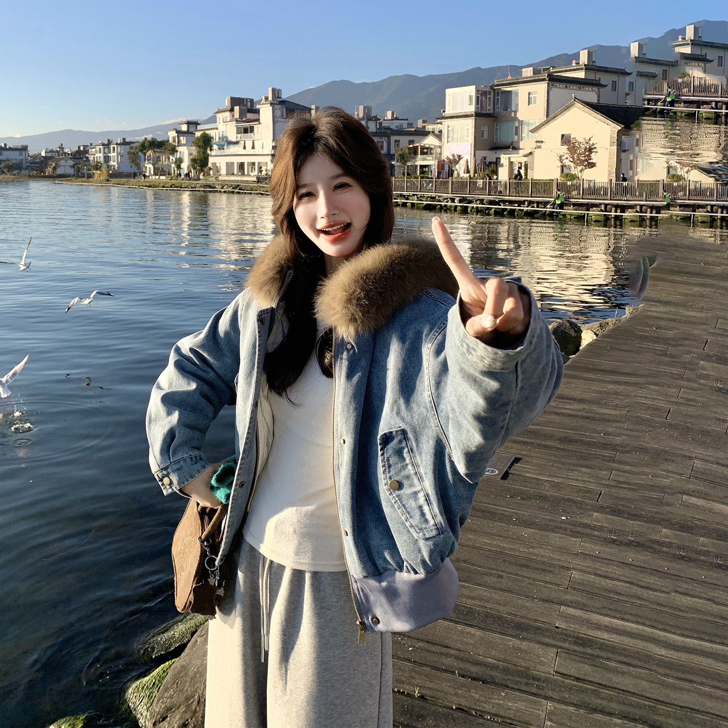 真狐狸毛牛仔蓝色短款羽绒服女冬季2025新款小个子爆款90绒短外套